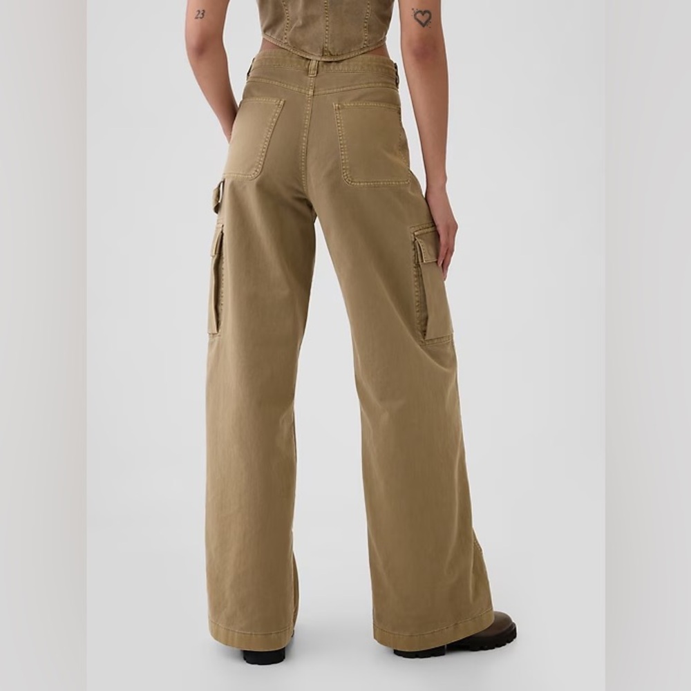 NWT‎ GAP Mid Rise Cargo Baggy Khakis - Size 6 🩷 #518140 - Picture 3 of 9
